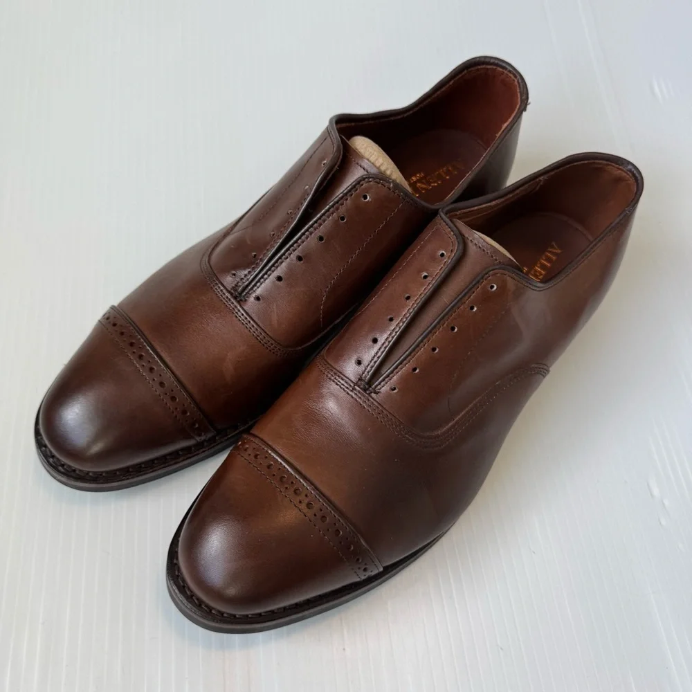 Allen Edmonds Fifth Avenue Cap-Toe Oxford Dress Shoe left size 9 / right size 10
